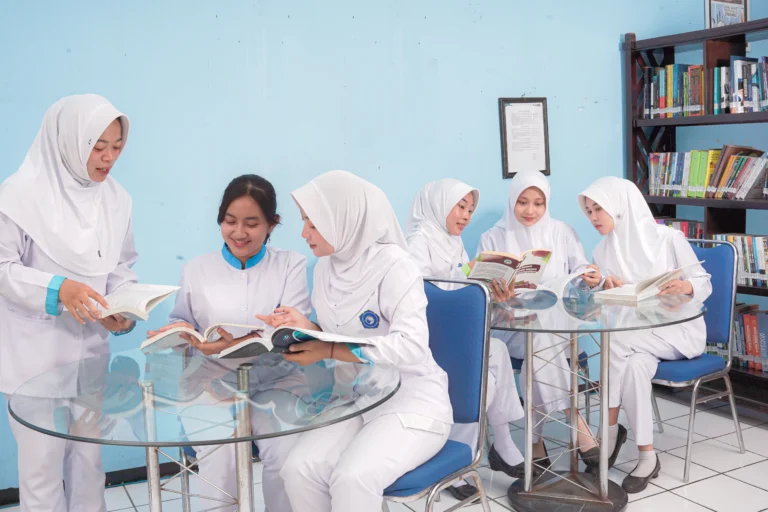 Perpustakaan ITSKES ICME JOMBANG. Kampus Kesehatan Terbaik di Jombang, Jawa Timur dan Sekitarnya